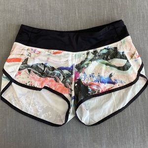 LULULEMON SPEED SHORTS. Size 4.